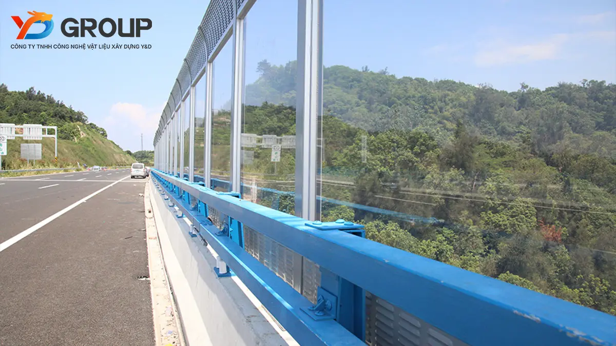 Các loại panel tiêu âm phản âm và tấm trong suốt dùng cho công trình giao thông
